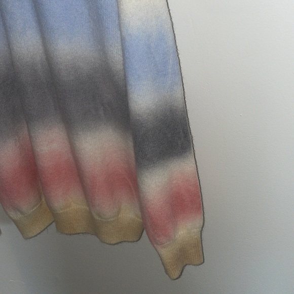 Boutique Ombré Sweater - Picture 7 of 8